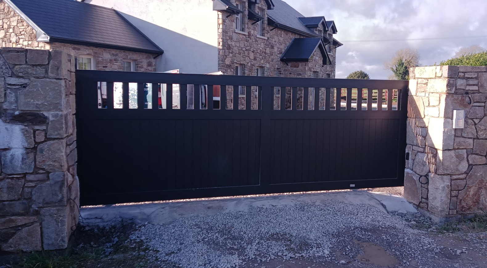 residential gates in Reynoldsburg, OH.