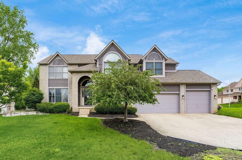 Residential garage door repair and tracking alignment in Slate Ridge, Ohio