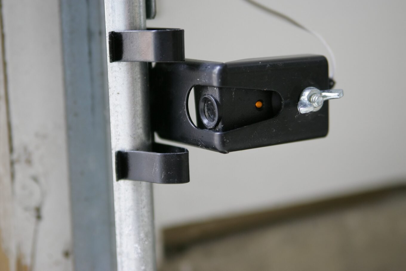 Local Safe-Reversing Sensor Realignment & Diagnostic